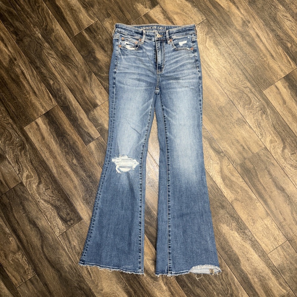 American Eagle Super High-Rise Flare Medium Wash Denim Jeans Women's 2 Stretch